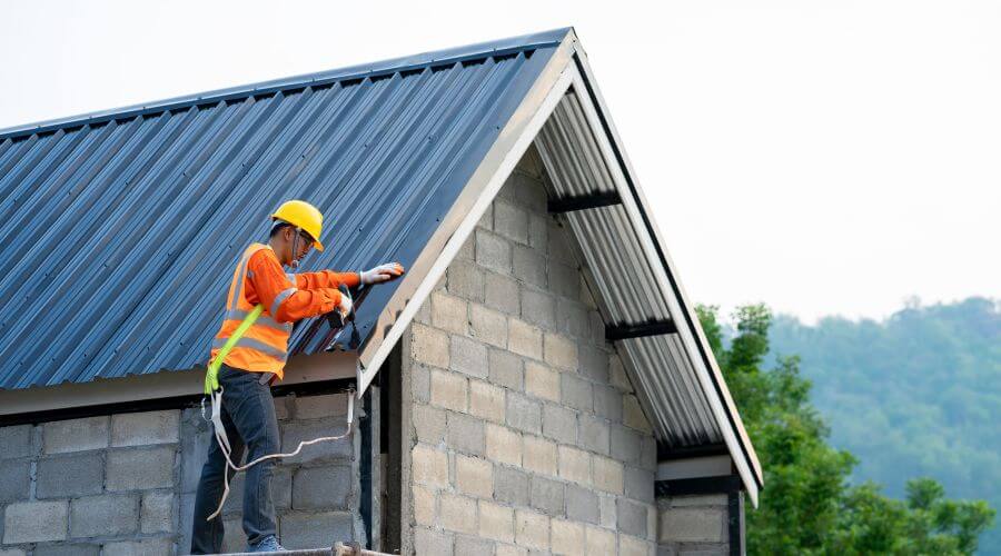 Professional gutter cleaning in Connerville, OK